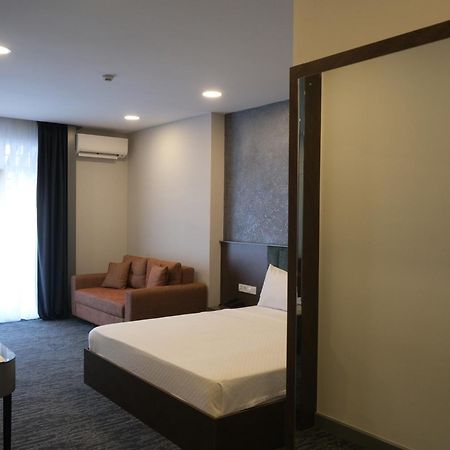 Four Reels Hotel Serdivan Стая снимка