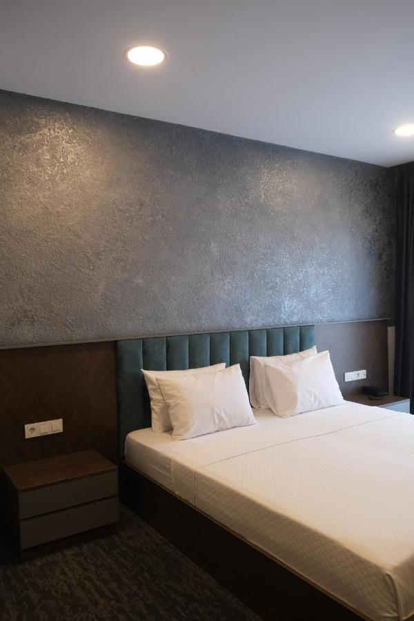 Four Reels Hotel Serdivan Екстериор снимка
