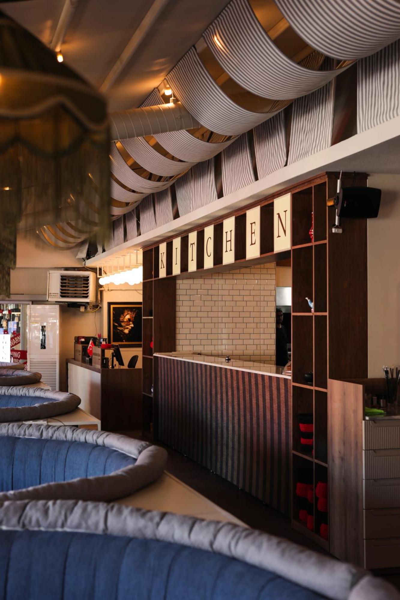 Four Reels Hotel Serdivan Екстериор снимка